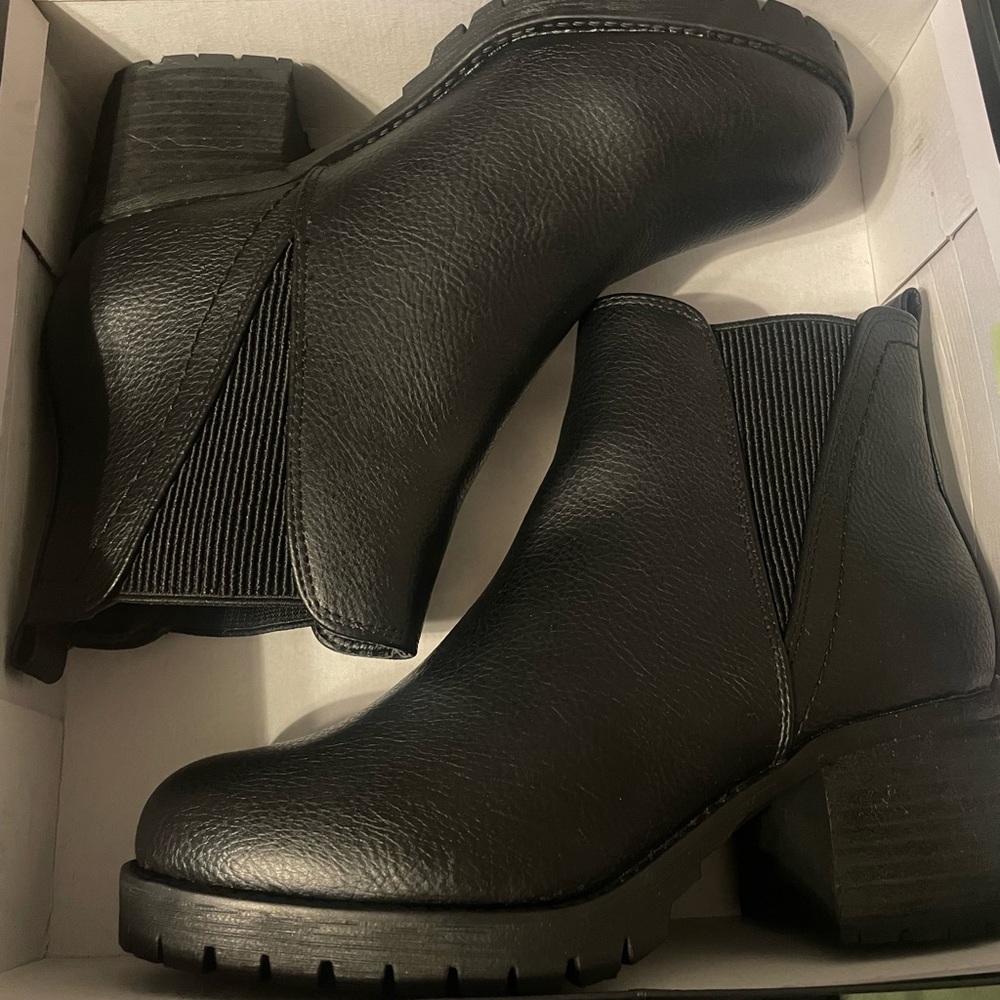 MIA Black Heeled Booties